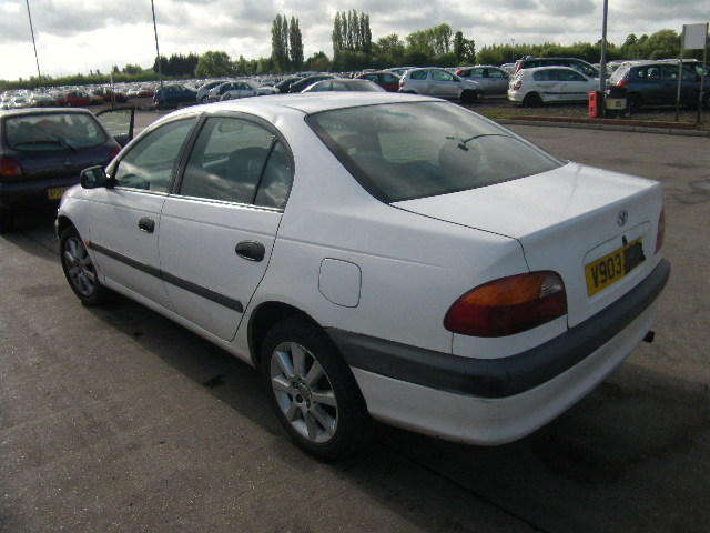 toyota avensis used parts #4