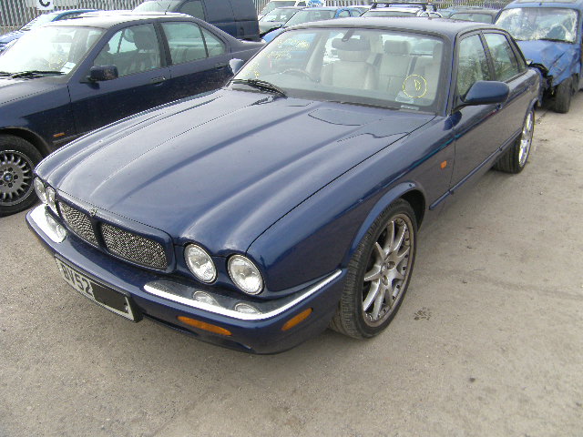2002 JAGUAR XJR V8 AUT Parts