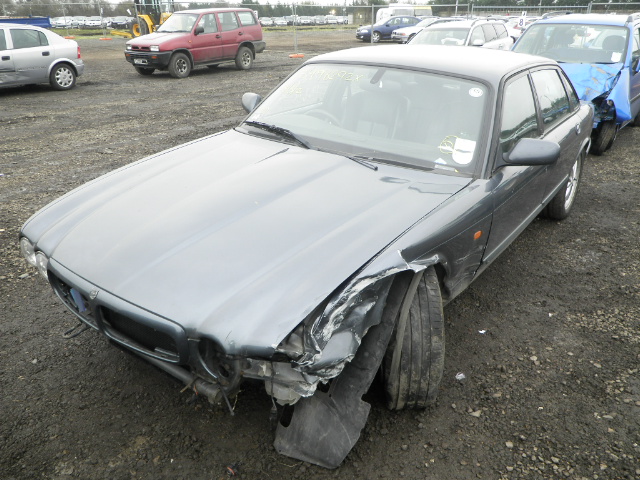 2001 JAGUAR XJ8 AUTO Parts