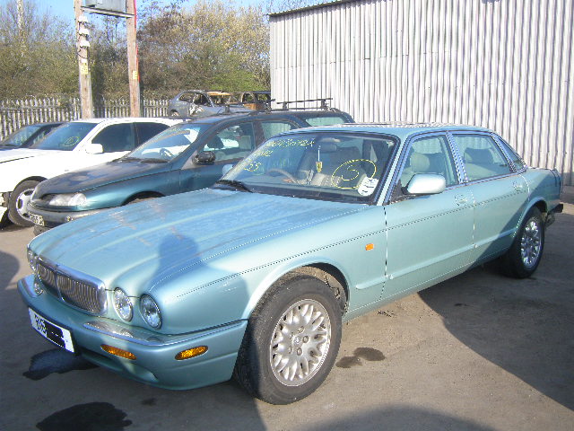 2000 JAGUAR XJ8 AUTO Parts