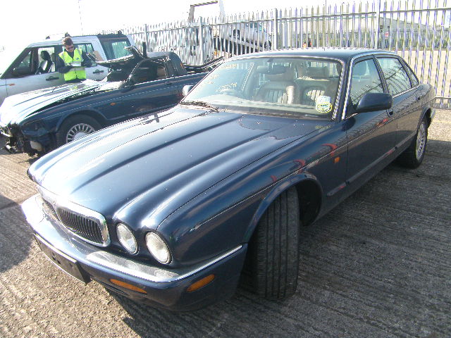 1999 JAGUAR XJ8 AUTO Parts