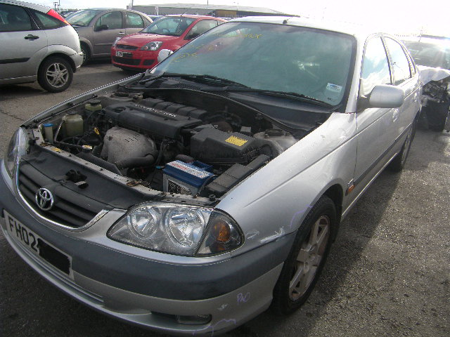2002 TOYOTA AVENSIS CD Parts