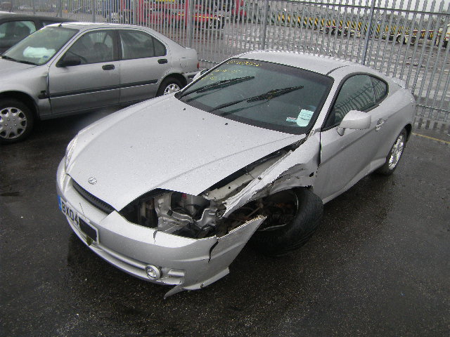 2004 HYUNDAI COUPE S Parts