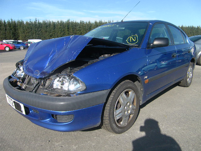 1999 TOYOTA AVENSIS GS Parts
