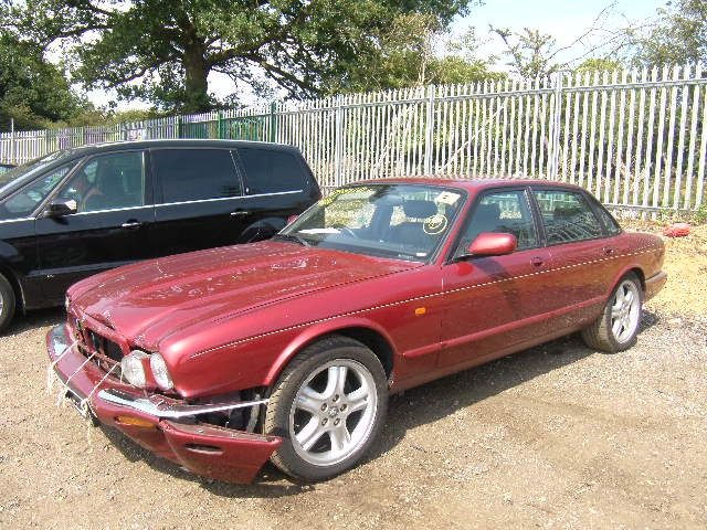 2001 JAGUAR XJ8 AUTO Parts