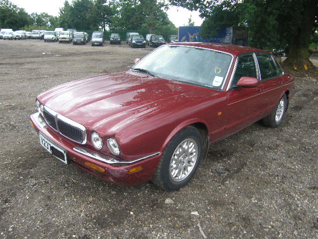 2000 JAGUAR XJ8 AUTO Parts