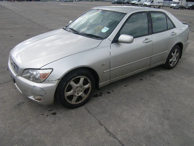 2000 LEXUS IS200 S Parts
