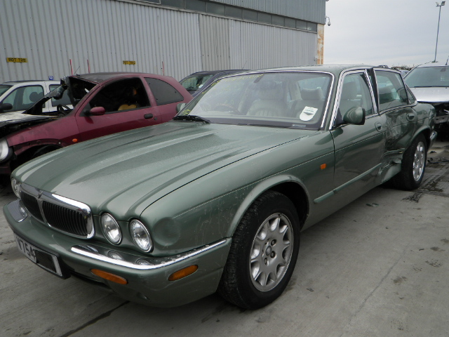 2000 JAGUAR XJ8 AUTO Parts